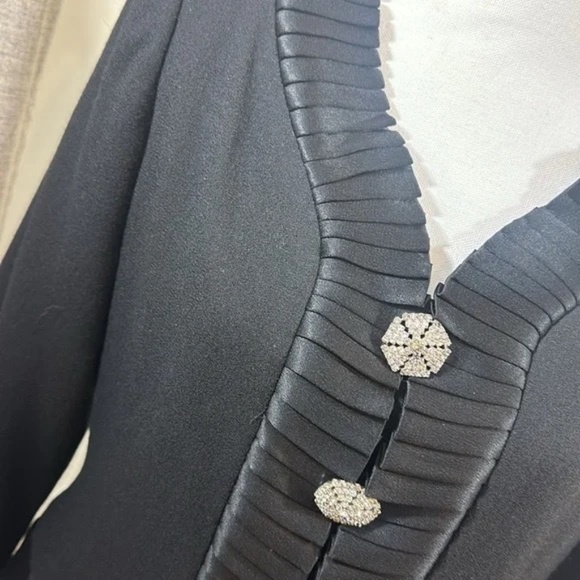 Vintage Carolina Herrera 100% wool dress with rhinestone buttons sz 14 - Picture 3 of 11